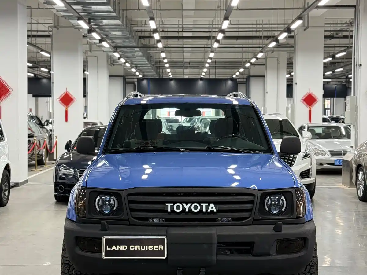 Toyota Land Cruiser (Import) 2007 Model 4.7L VX-R фото 3