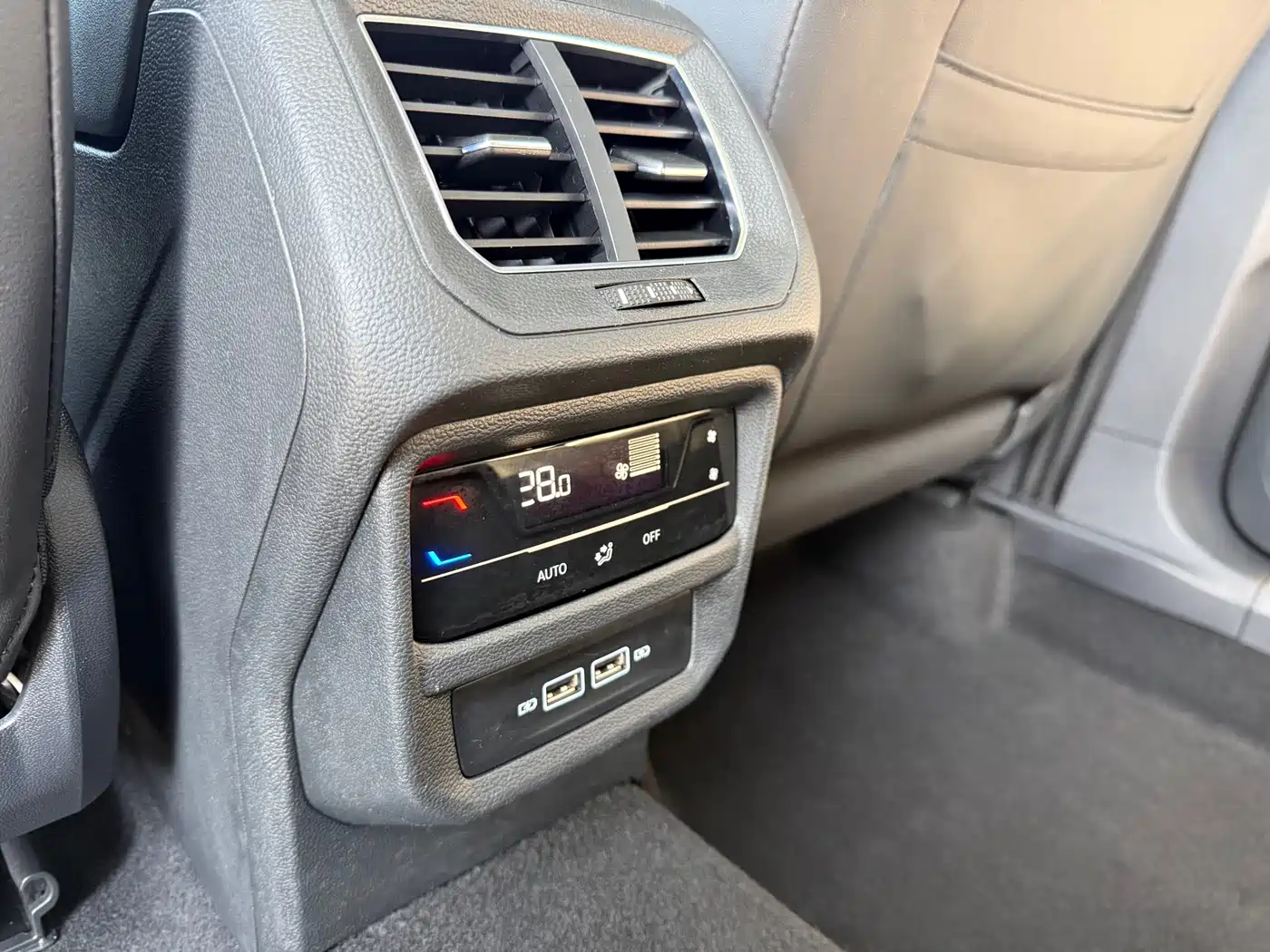 Volkswagen Tayron 2022 330TSI 2WD Luxury Smart Connect Edition фото 19