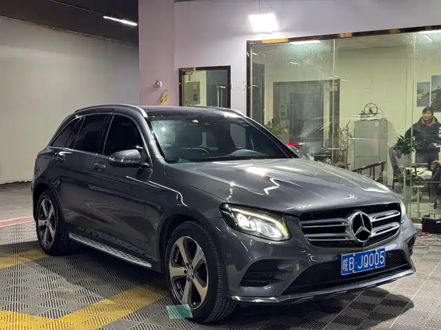 MERCEDES-BENZ GLC