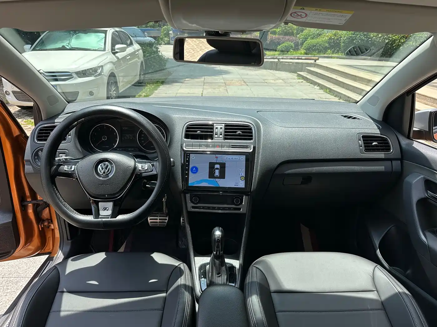 Volkswagen Polo 2014 1.6L Cross Polo Automatic фото 5