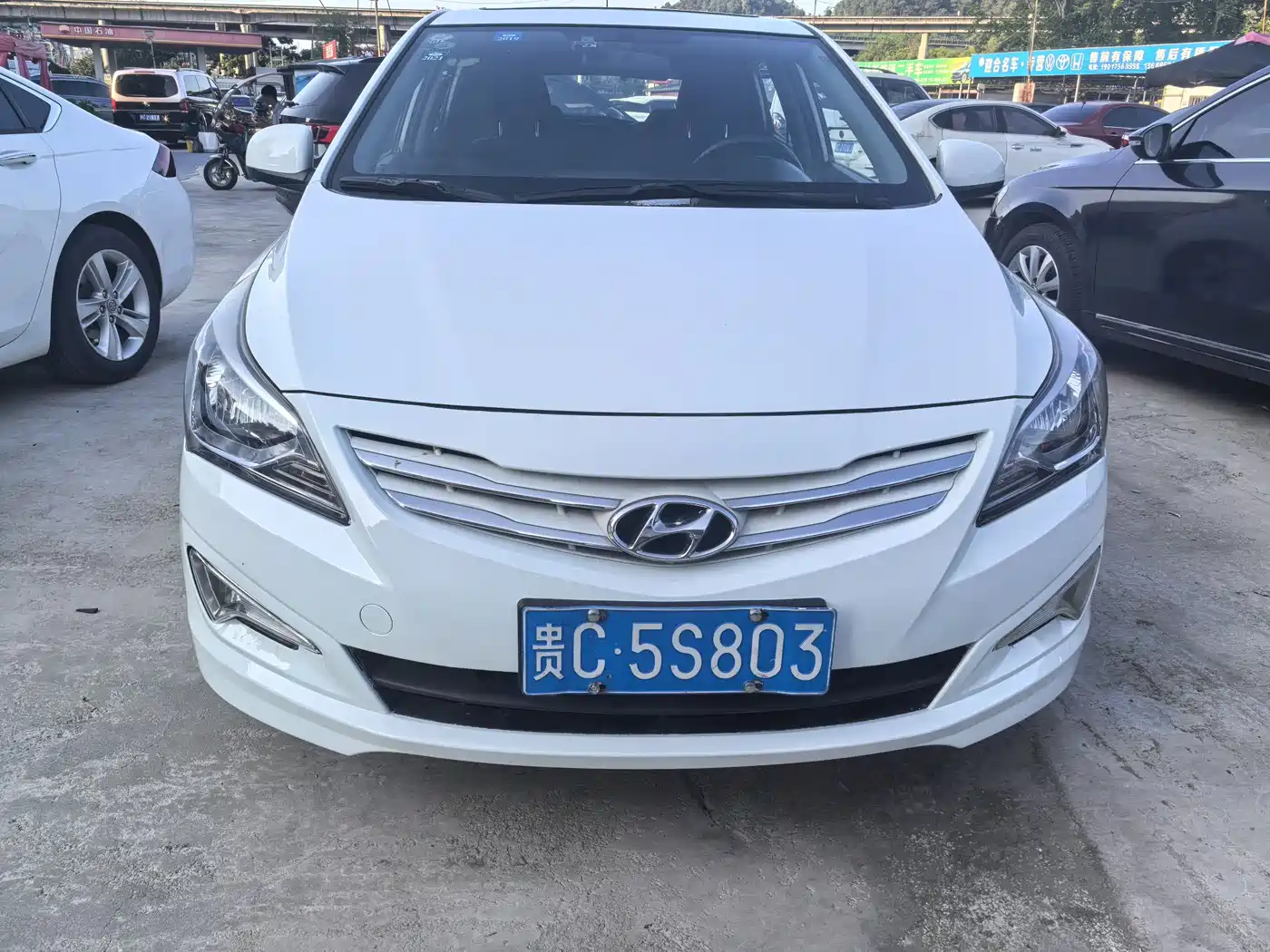 2015 Hyundai Reina