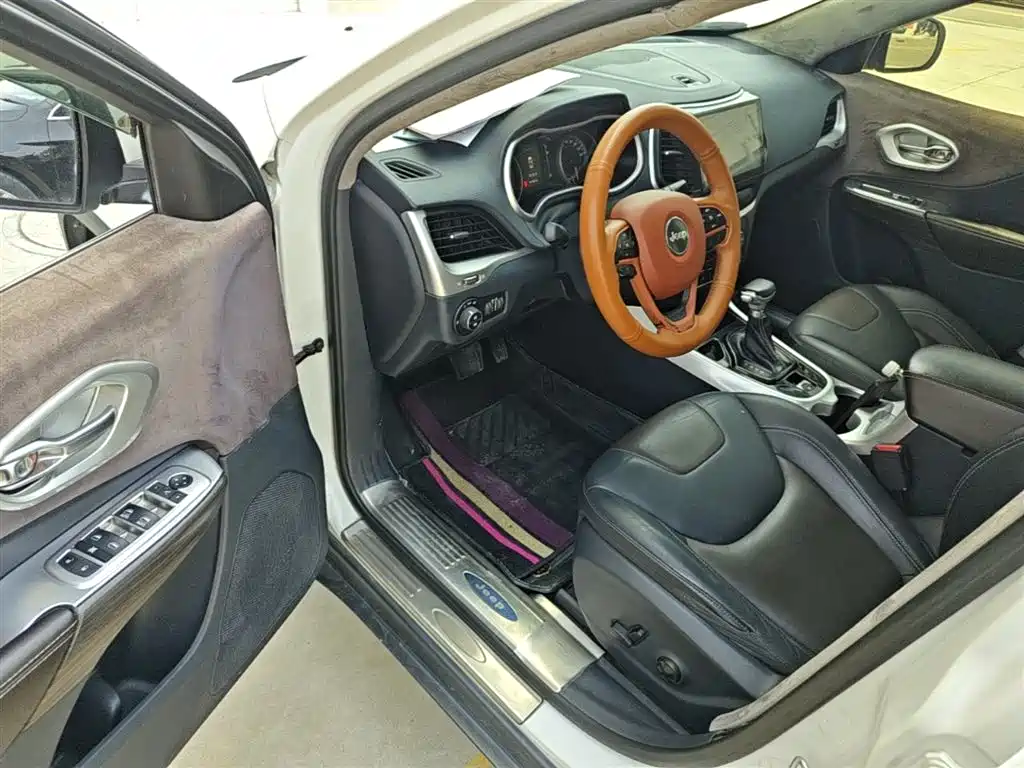 Jeep Cherokee 2016 2016 2.4L Leading Edition