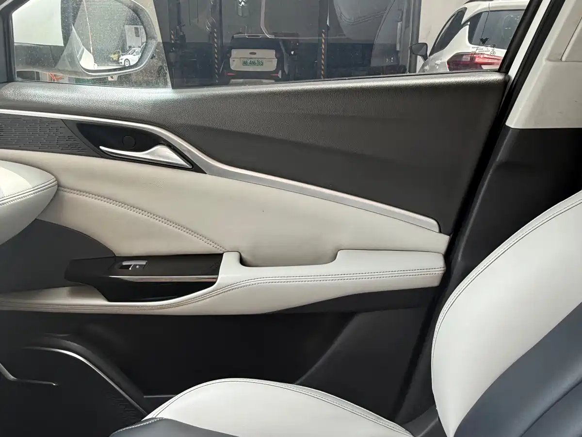 NEZHA AUTOMOBILE NEZHA U