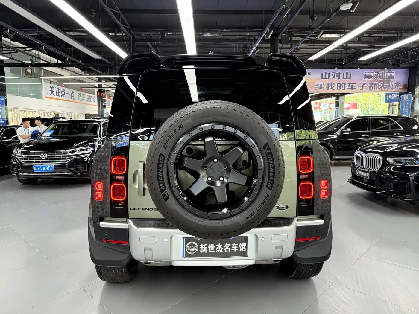Land Rover Defender 2023 Facelift 110 3.0T P400 Dark Special Edition фото 13