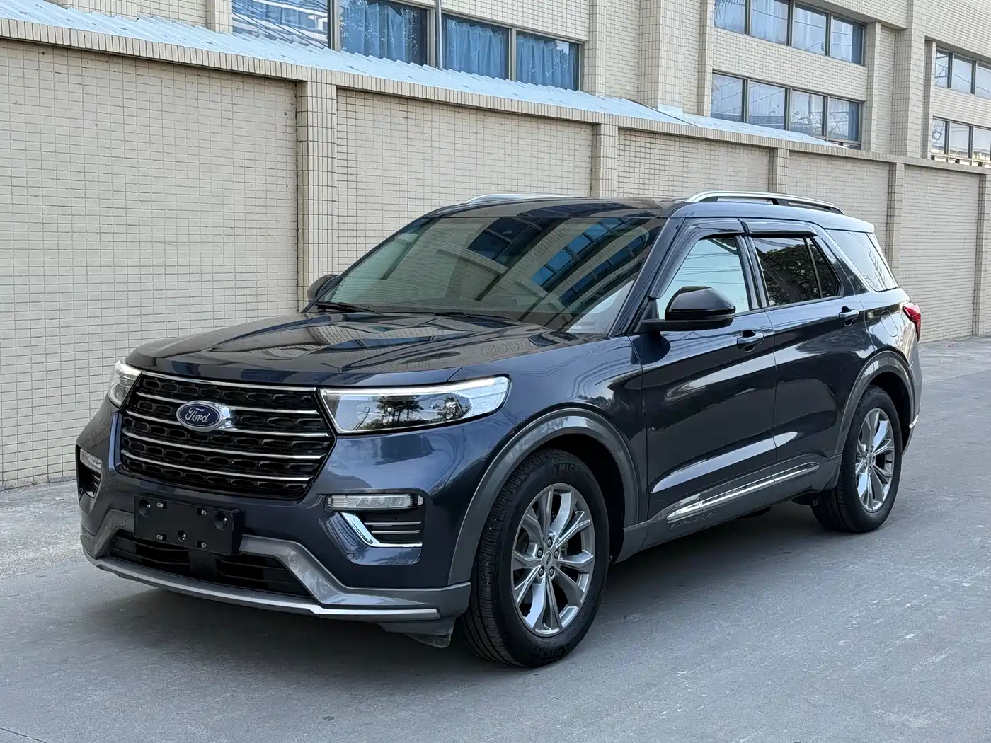 FORD EXPLORER