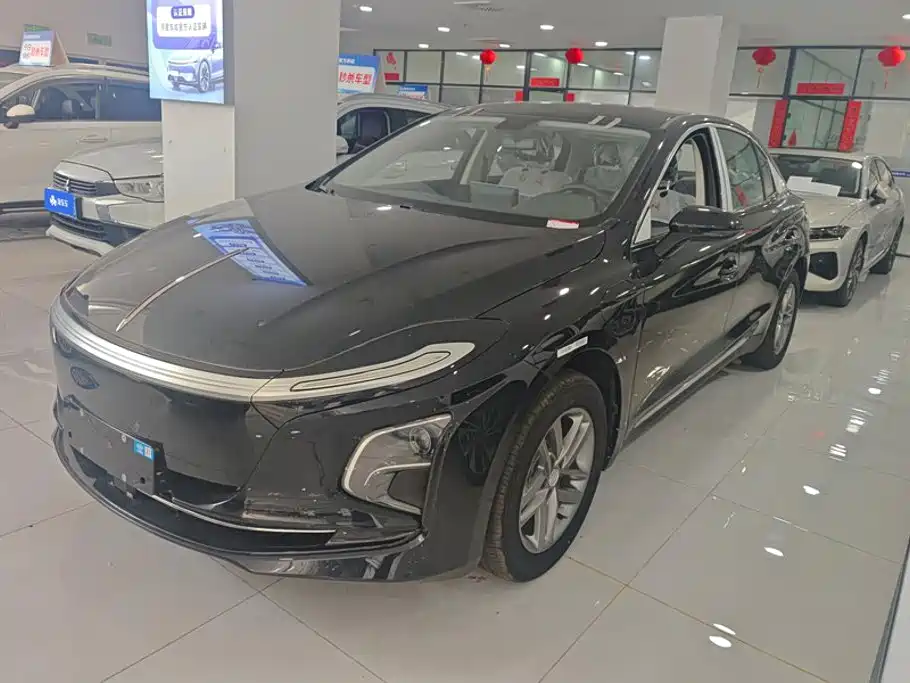 Hongqi E-QM5 2026 2025 610km PLUS