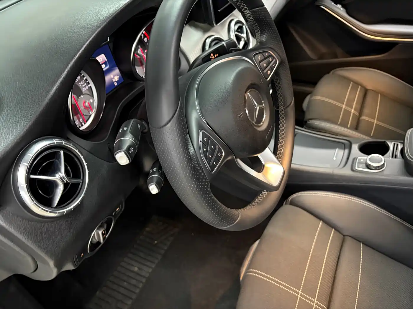 Mercedes-Benz CLA (Import) 2016 CLA 200 Sport фото 8