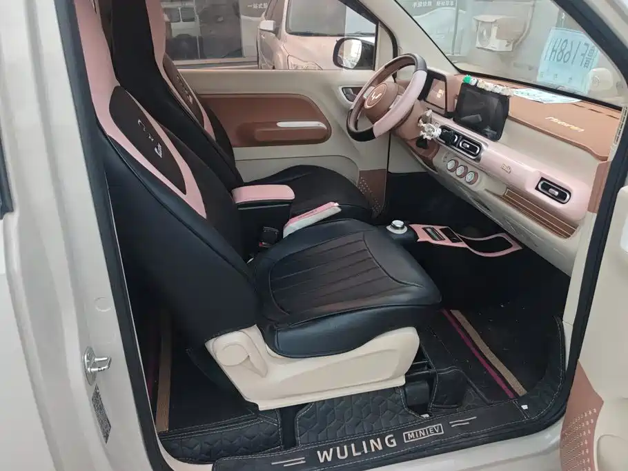 Фото 8 - Wuling Motors Hongguang MINIEV
