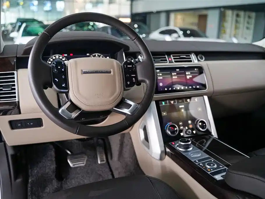 Land Rover Range Rover 2022 3.0 L6 360PS Heritage Edition фото 2