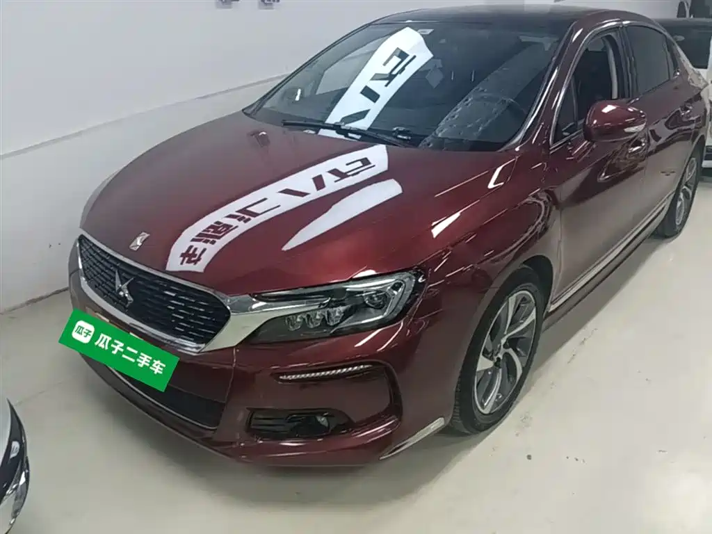 DS 5LS 2018 2018 30THP Premium Edition