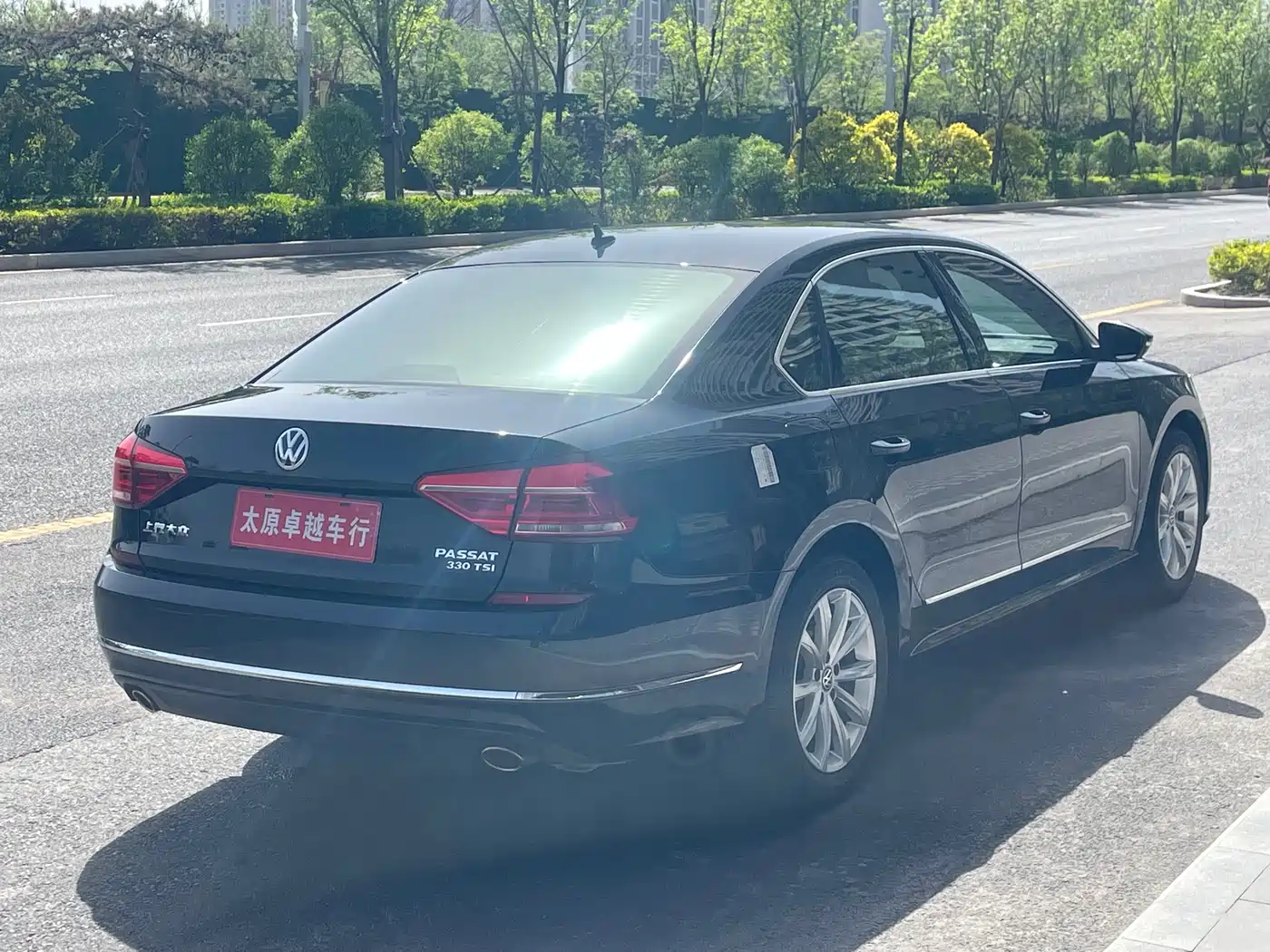 Volkswagen Passat 2017 330TSI DSG Prestige фото 4