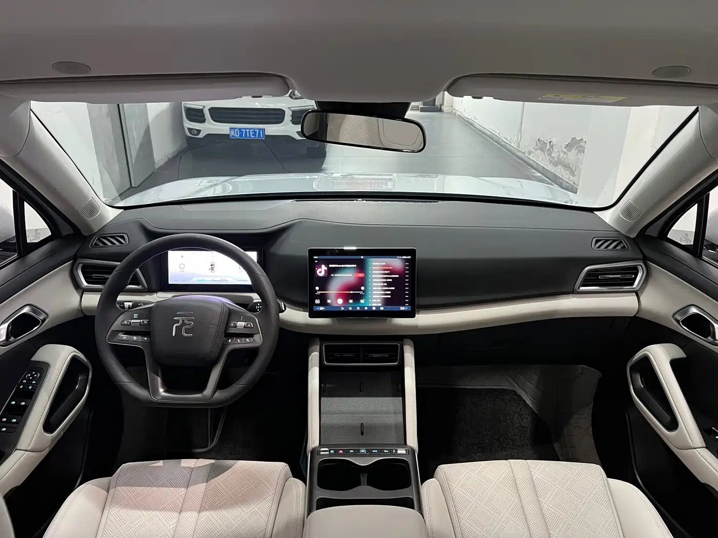 BYD Yuan UP 2026 2025 Model 301KM Navigator