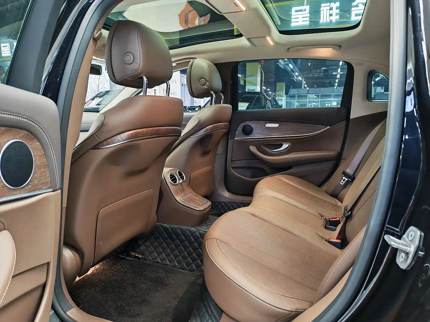 Mercedes-Benz E-Class 2023 E 300 L Fashion фото 13