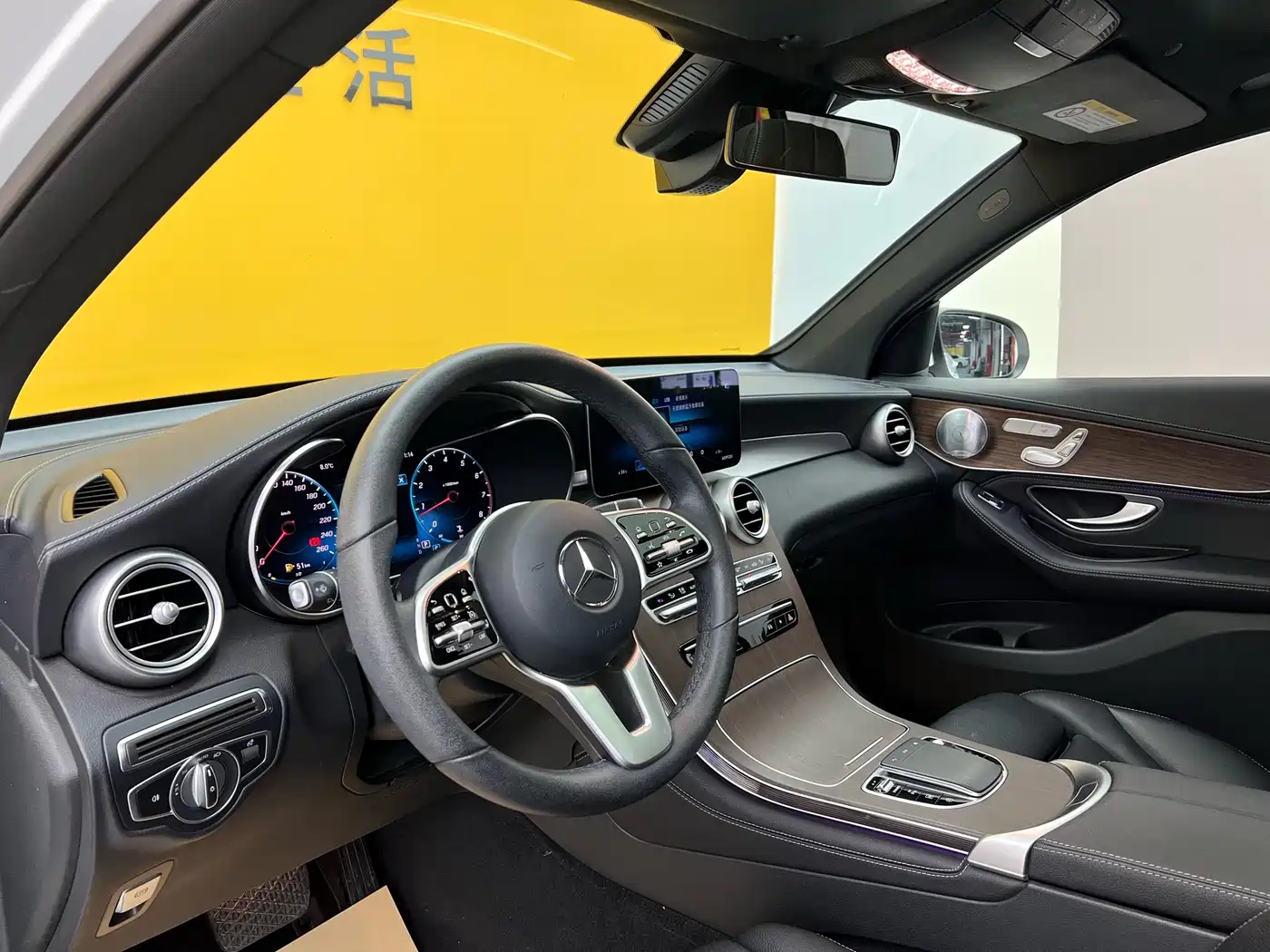 Mercedes-Benz GLC 2020 GLC 300 L 4MATIC Luxury фото 4