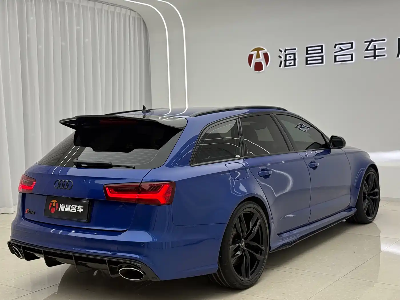 AUDI RS 6