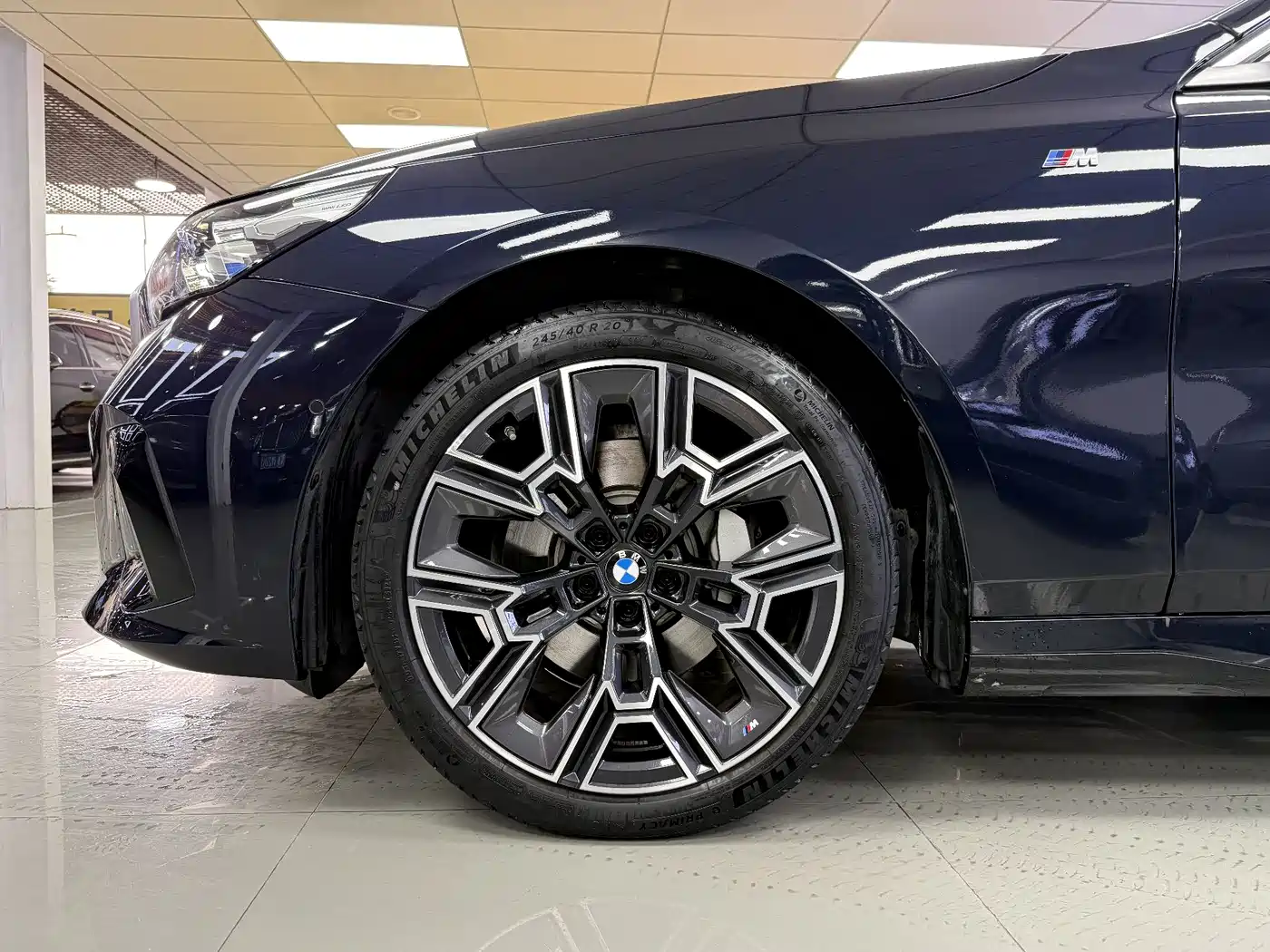 BMW 5 Series 2025 530Li Premium M Sport Package фото 21