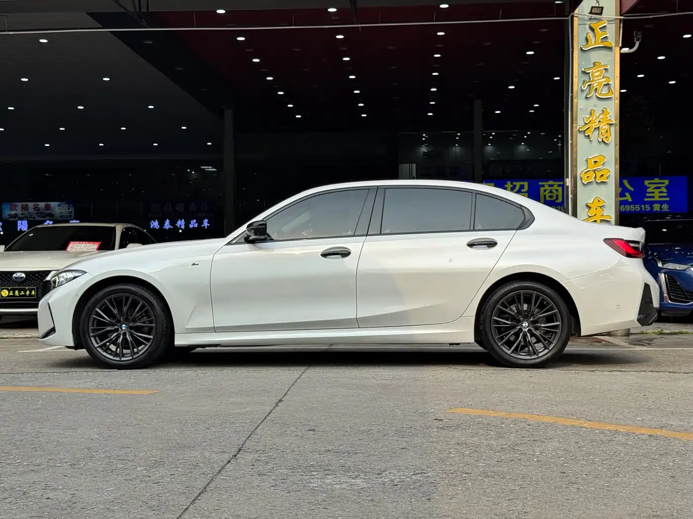 BMW 3 Series 2023 325Li M Sport Black Night Package фото 32
