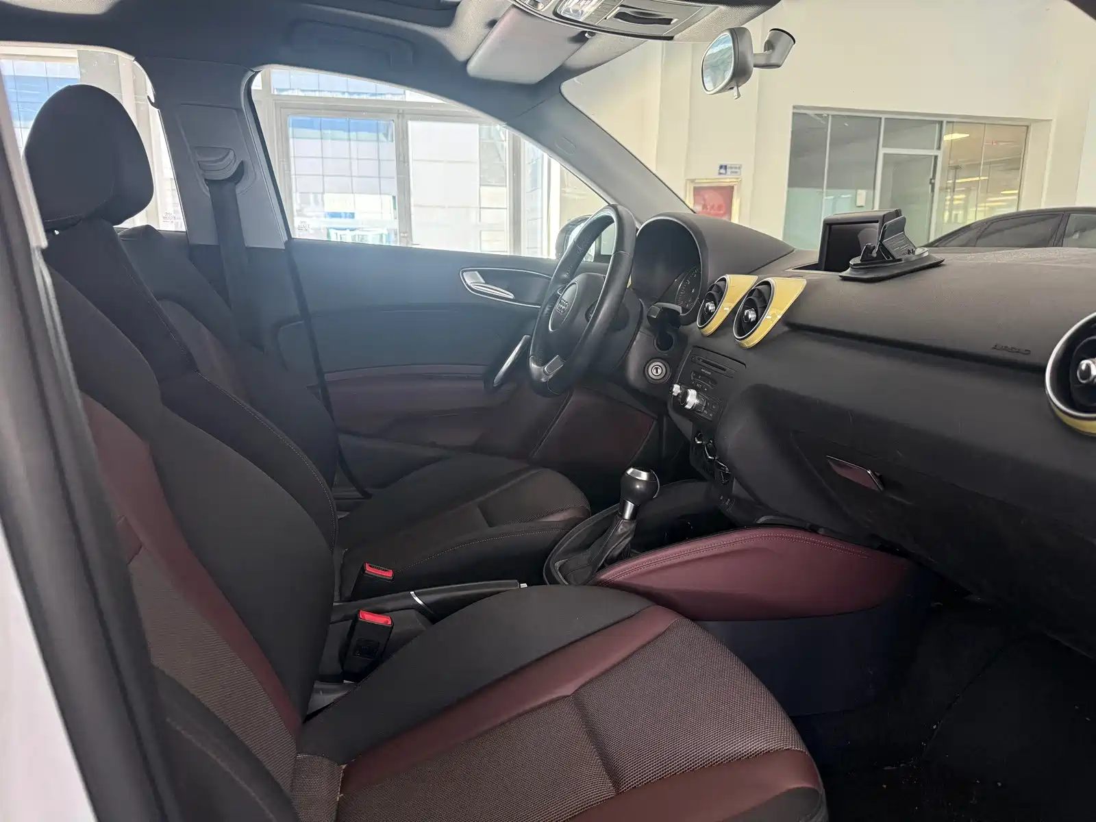 Фото 8 - Audi A1