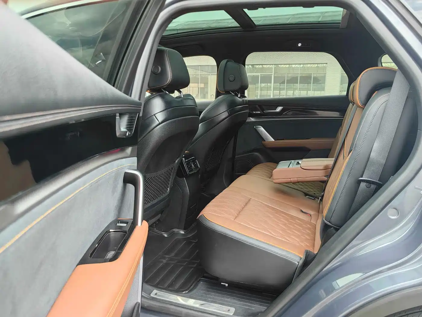 BYD Tang New Energy 2021 DM-i 112KM Honor фото 12