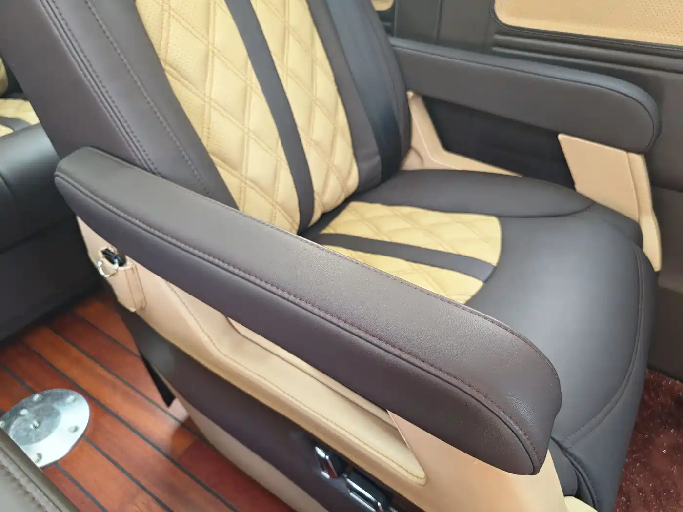 Volkswagen Caravelle 2019 2.0TSI 4WD Luxury 7-seater фото 14