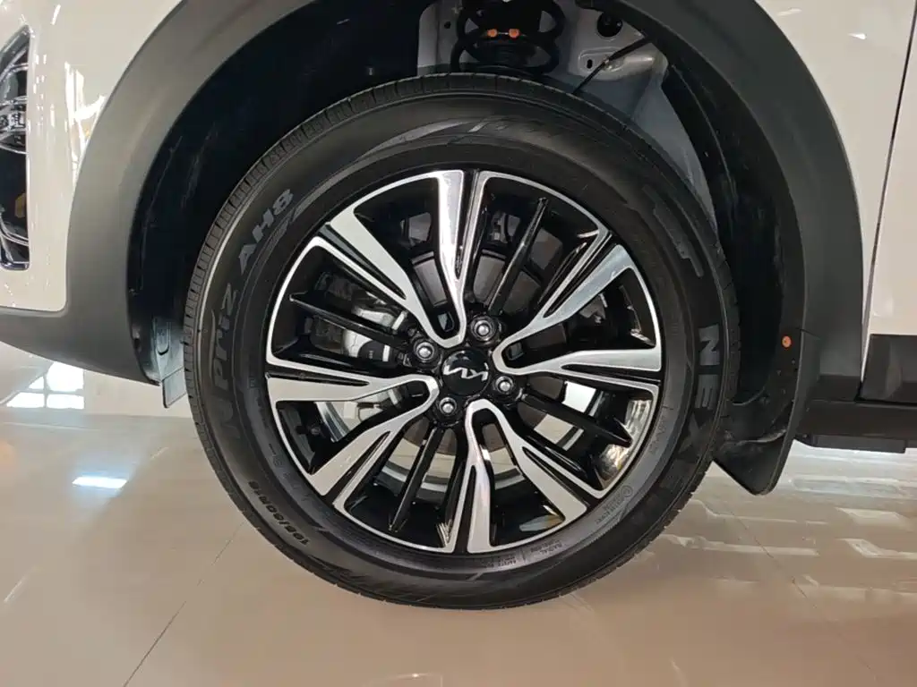 Фото 23 - Kia KX1