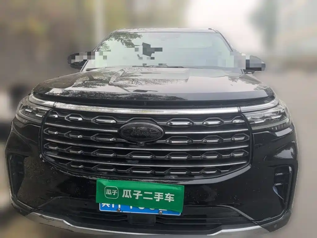 Фото 2 - Ford Explorer