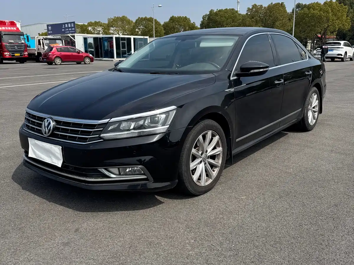 Volkswagen Passat 2017 330TSI DSG Prestige фото 2