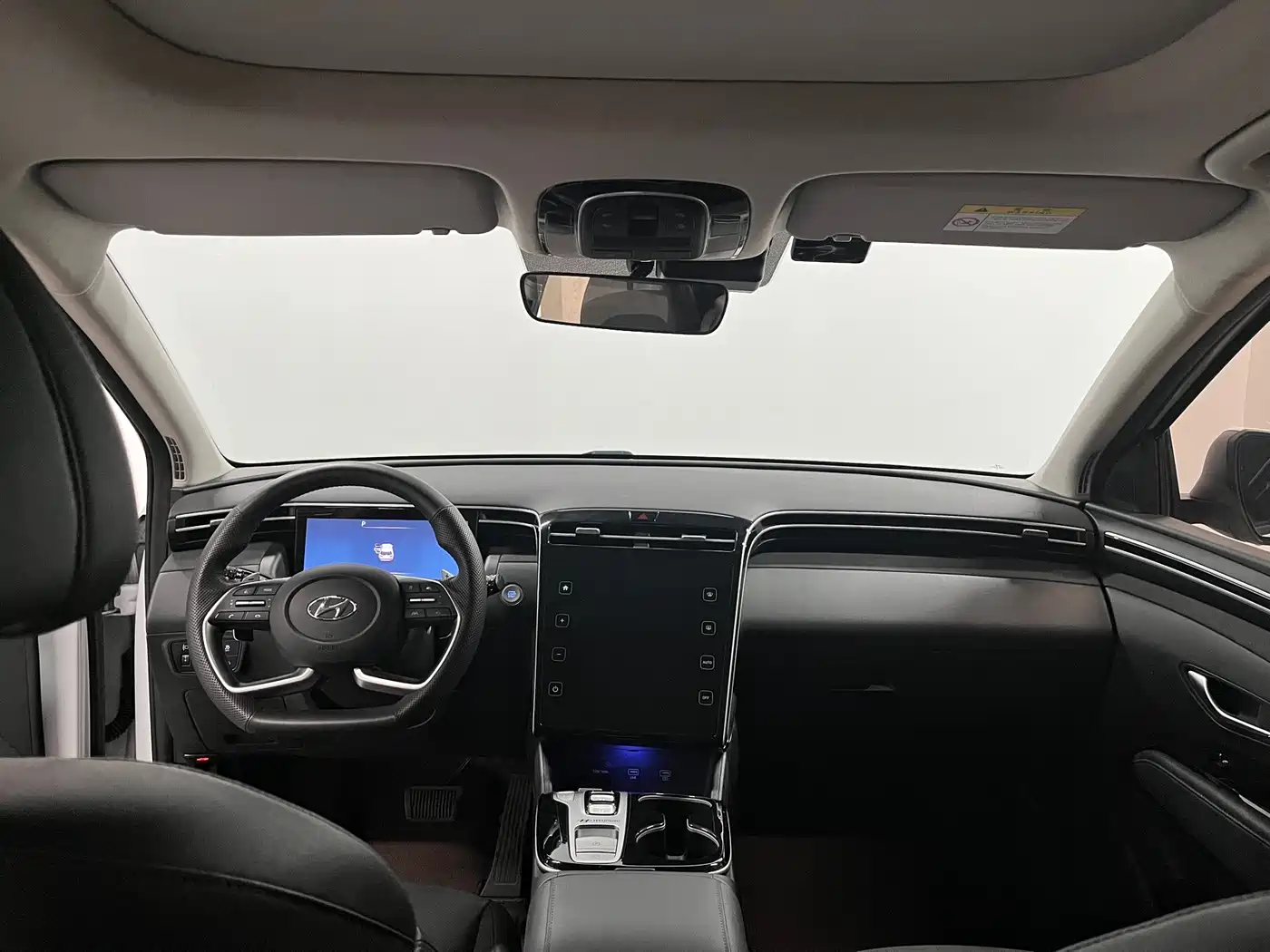 Hyundai Tucson 2023 Tucson L 1.5T Automatic 2WD LUX Premium Edition фото 9