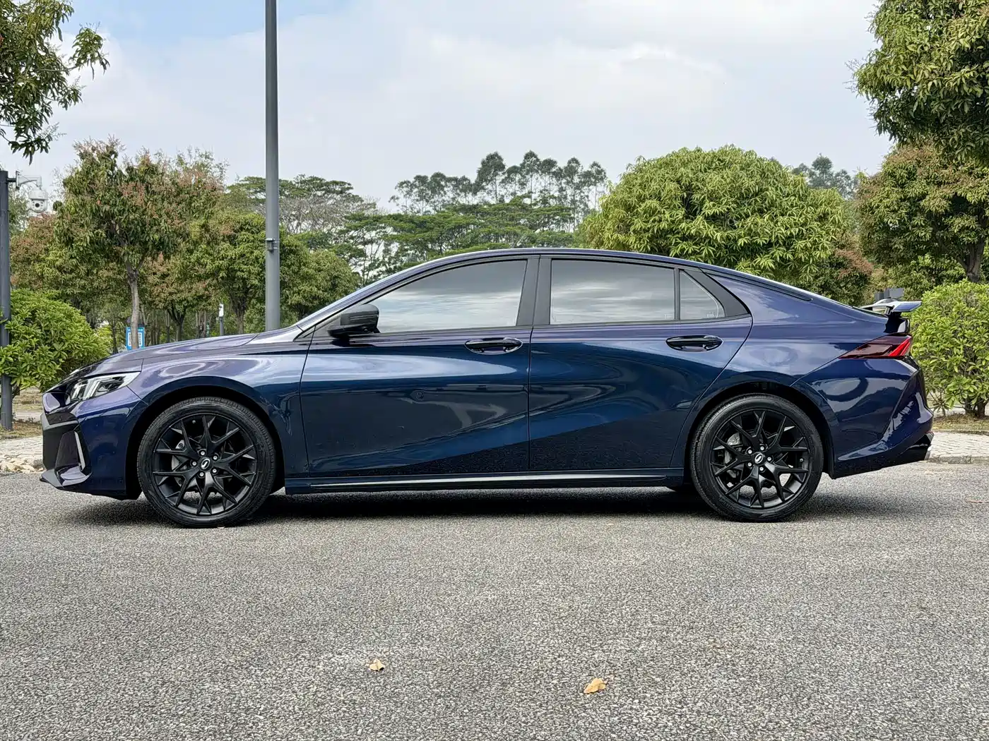 GAC Trumpchi Trumpchi Emkoo 2023 270T DCT J16 Galaxy Fighter Edition фото 28