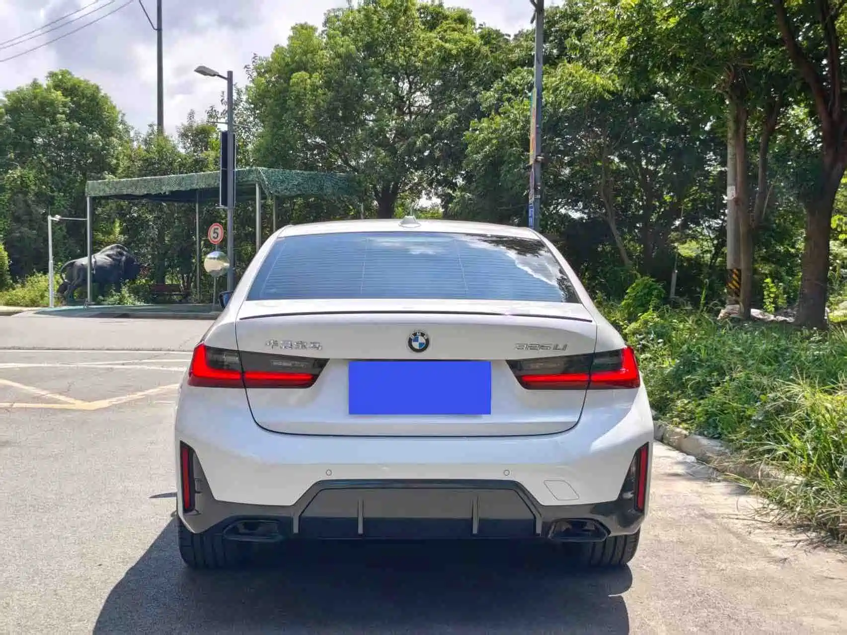 Photo 4 - BMW 3 Series