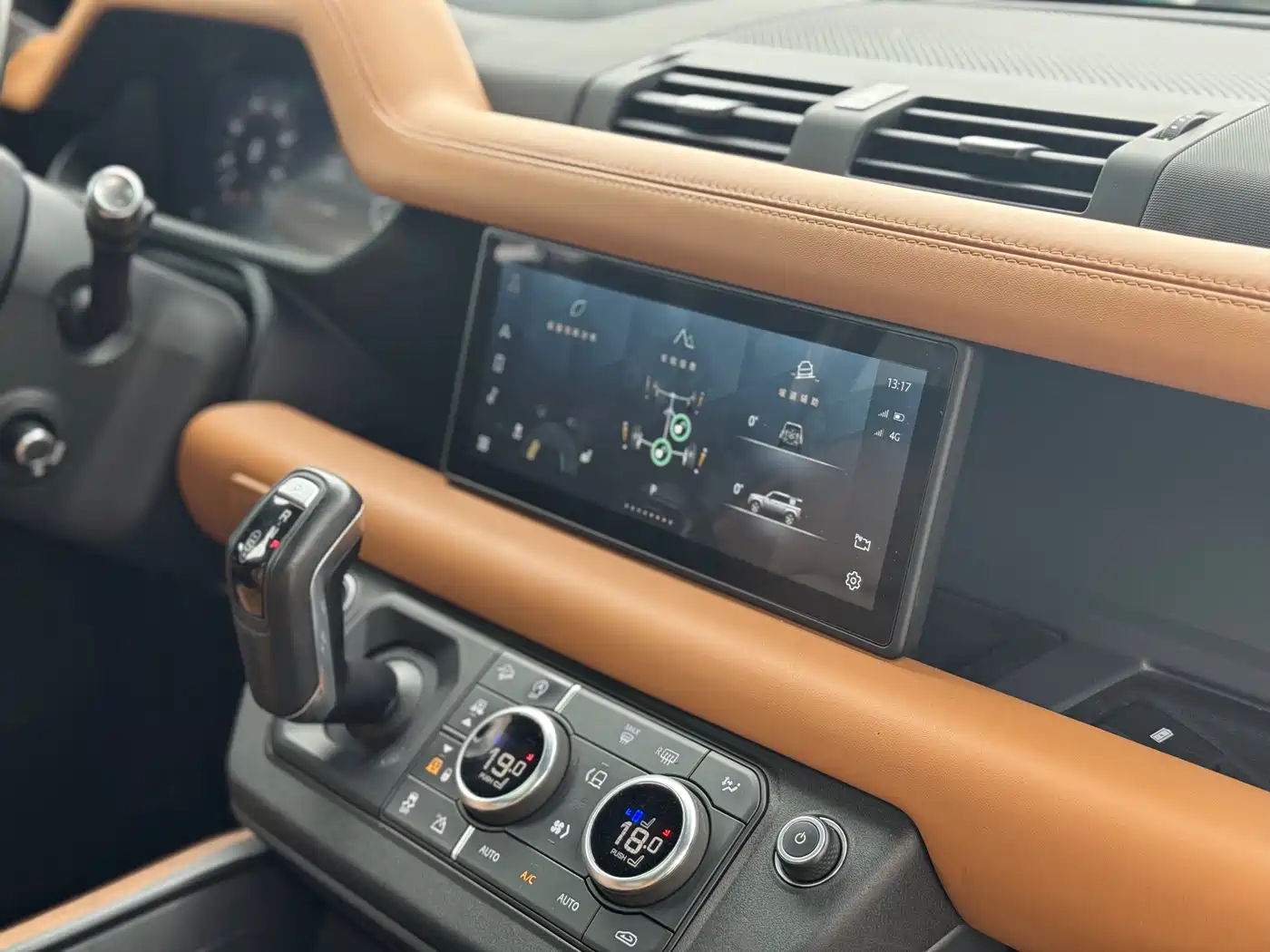 Land Rover Defender 2020 Model 110 P400 X фото 20