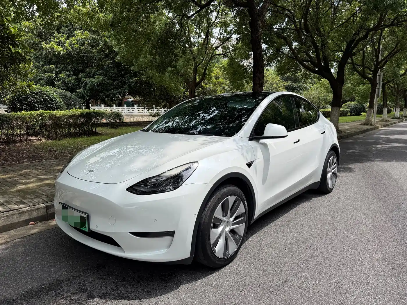 Фото 1 - Tesla Model Y