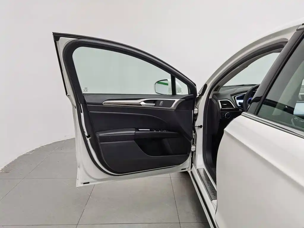 Photo 8 - Ford Mondeo