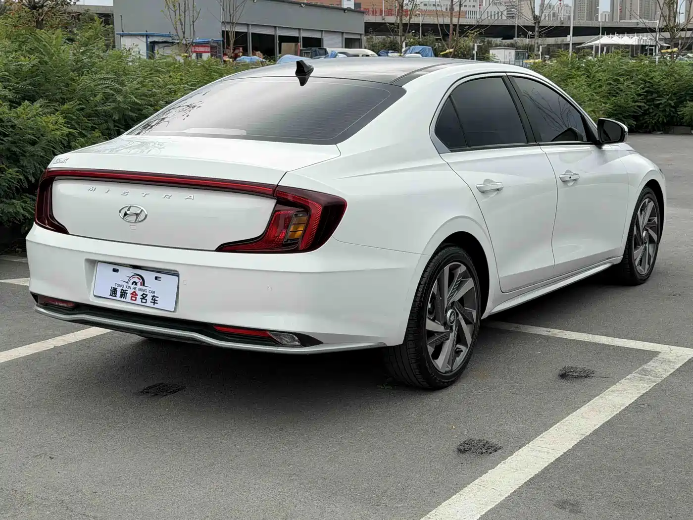 Hyundai Mistra 2021 2021 1.8L CVT LUX Premium
