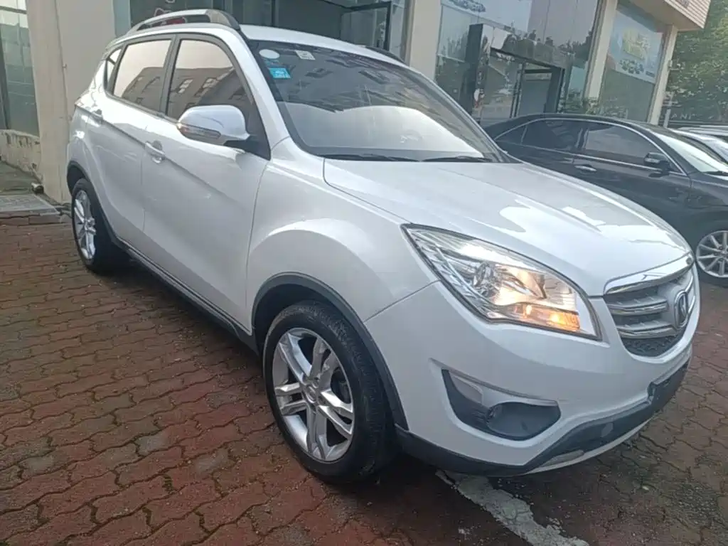 Фото 4 - Changan CS35