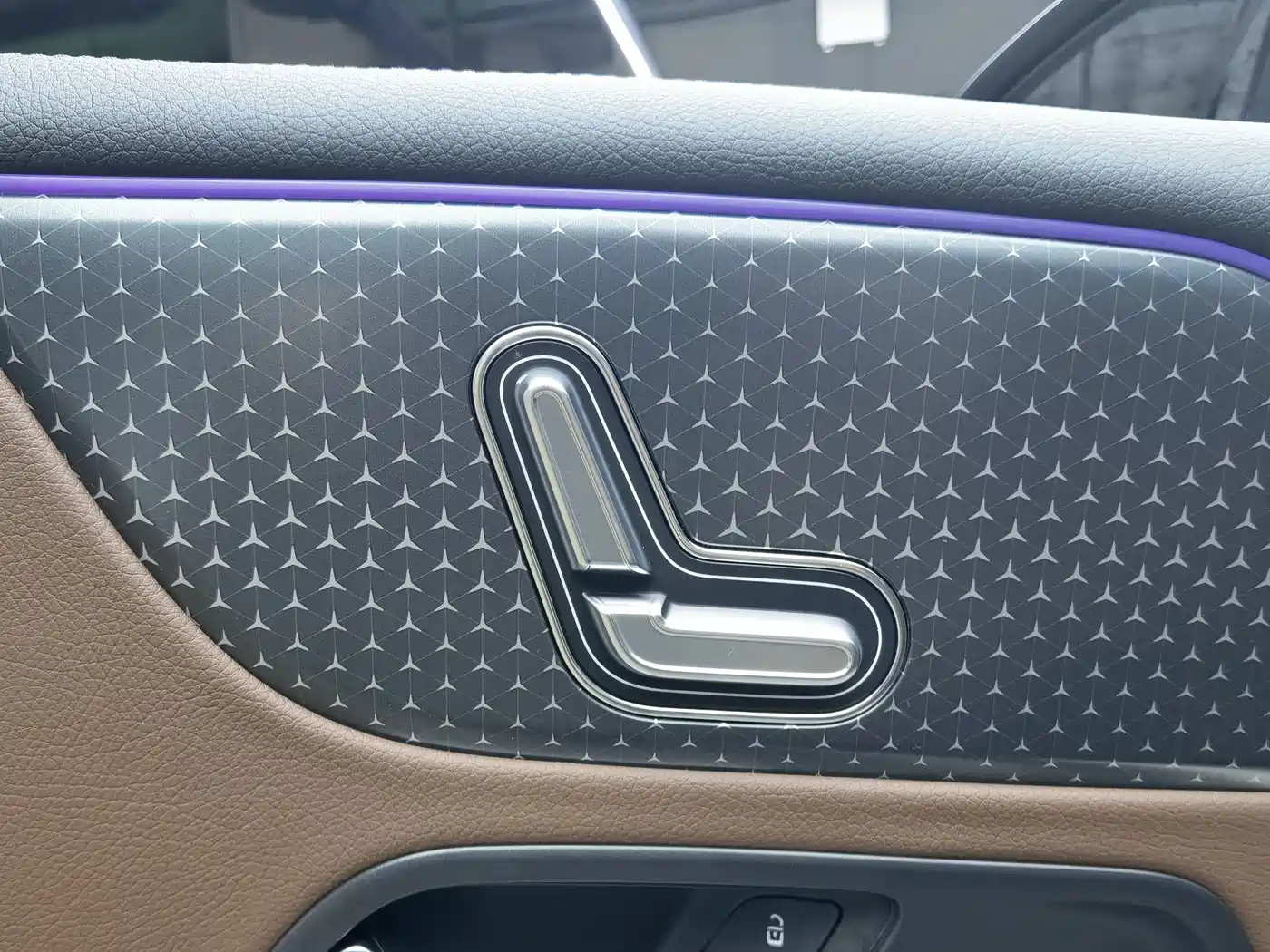 Mercedes-Benz GLB 2024 GLB 220 Dynamic фото 14