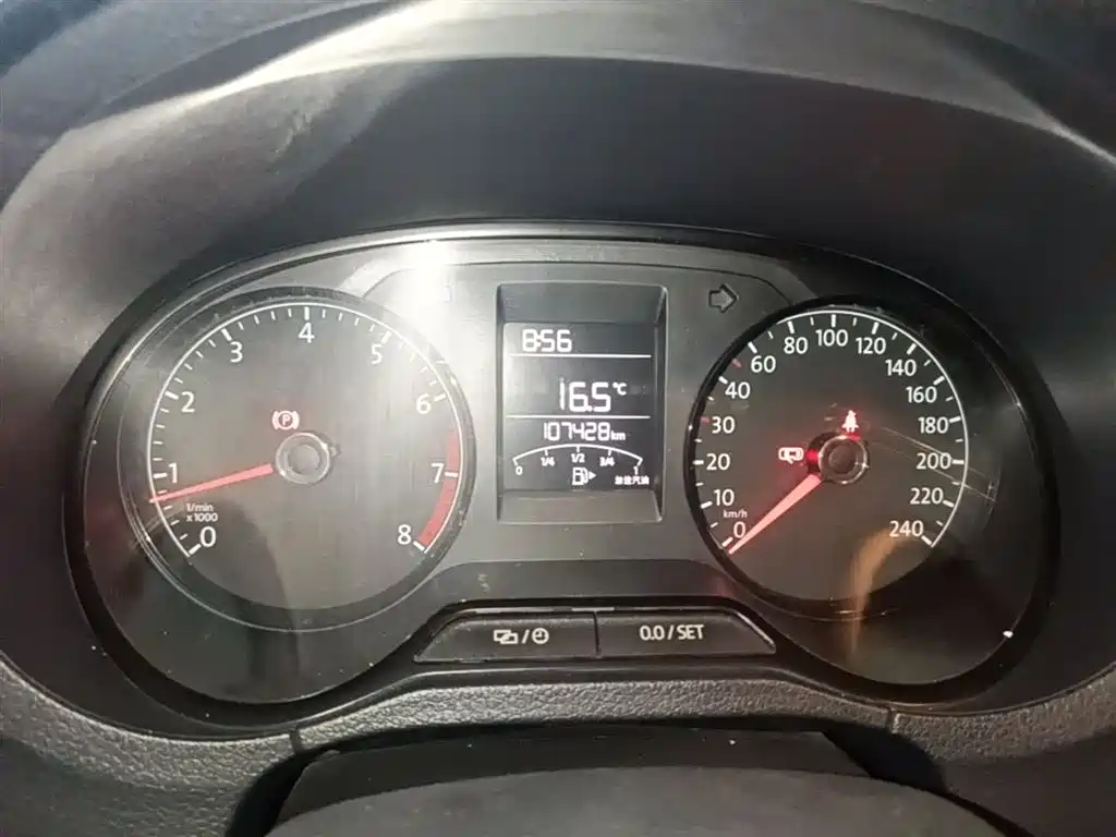 Volkswagen Polo 2016 1.4L Manual Trend фото 12