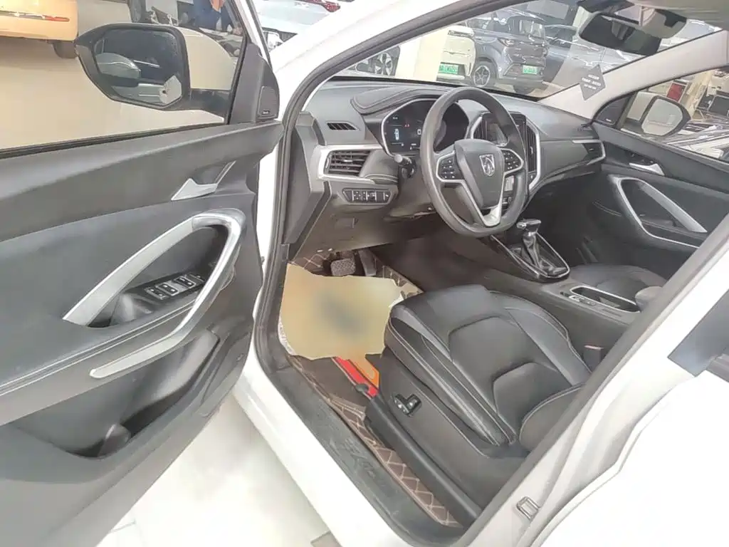 Baojun 530 2020 2020 1.5T CVT Prestige Connect 6-Seater