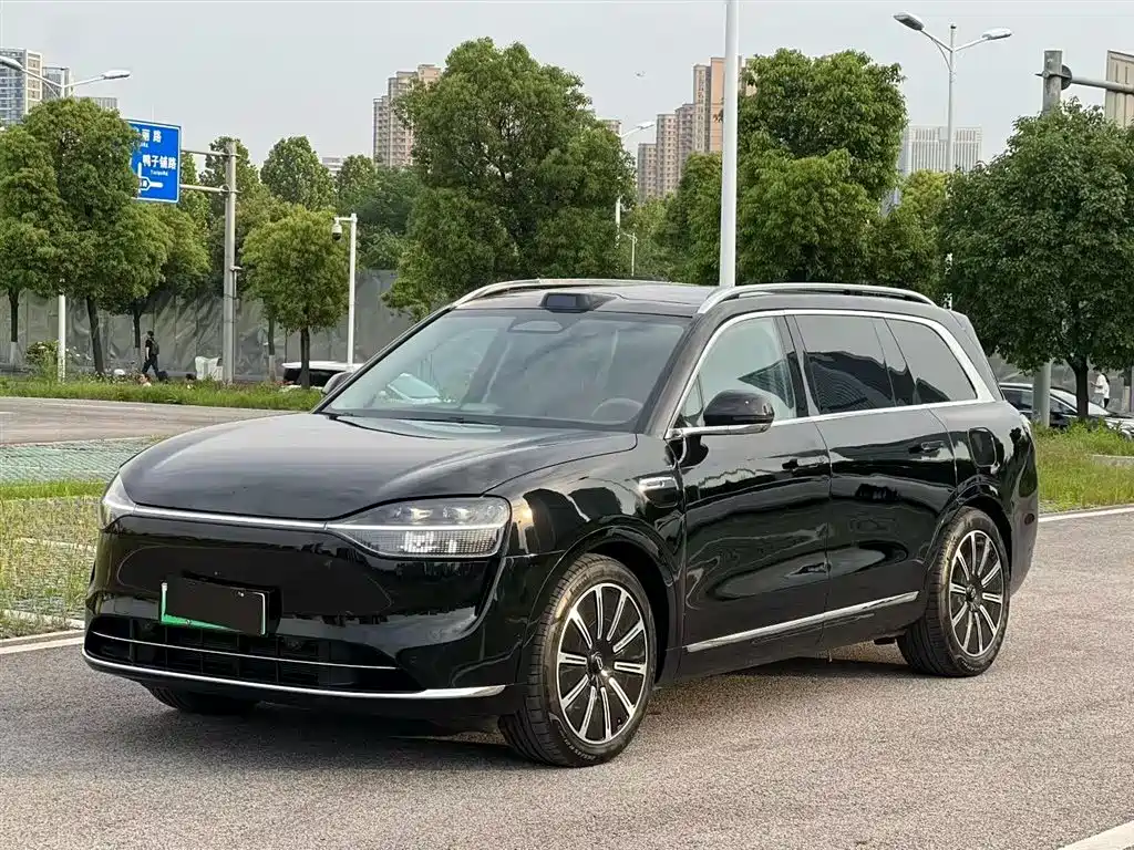 AITO Wenjie AITO M9 2026 Extended Range Ultra Edition 52kWh 6-seater фото 3