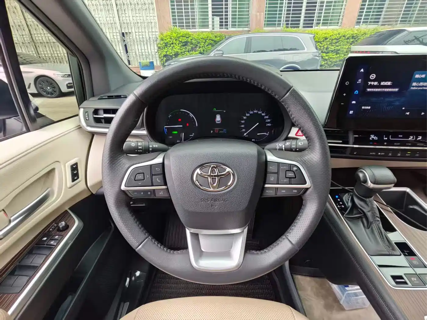 Toyota Granvia 2023 2.5L Hybrid Prestige PLUS Edition фото 19