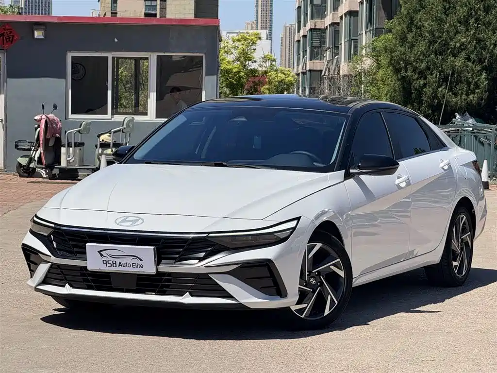 Hyundai Elantra 2023 Model 1.5L CVT LUX Premium Edition
