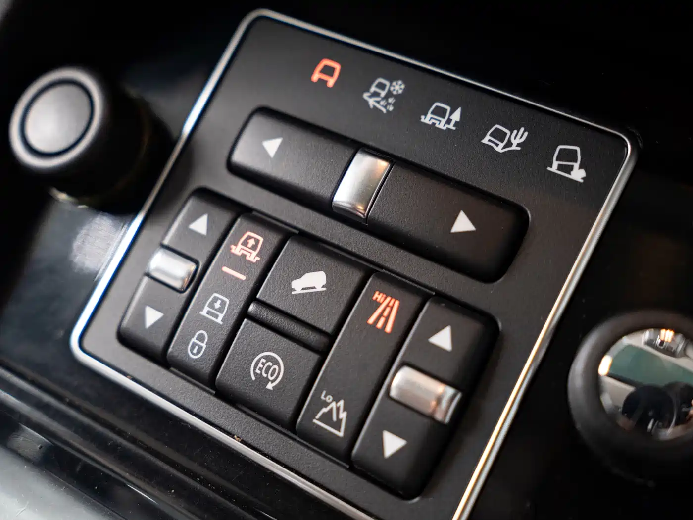Land Rover Discovery 2014 3.0 SC V6 XXV Edition фото 8