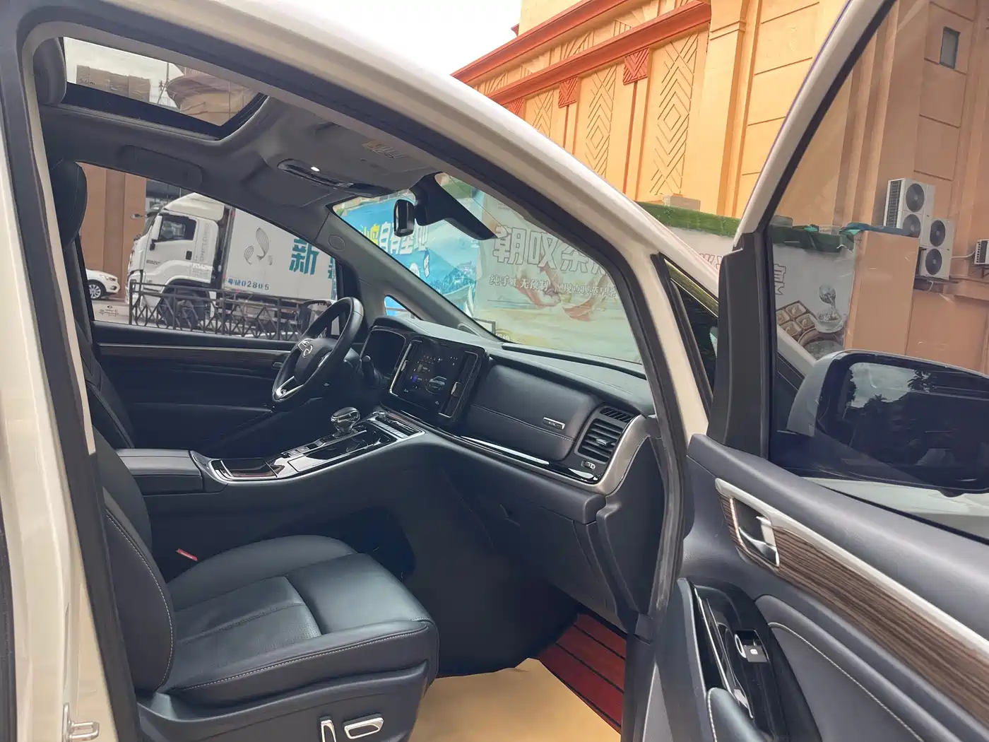 GAC Trumpchi Trumpchi M8 2021 Leading Show Series 390T Ultimate Edition фото 11