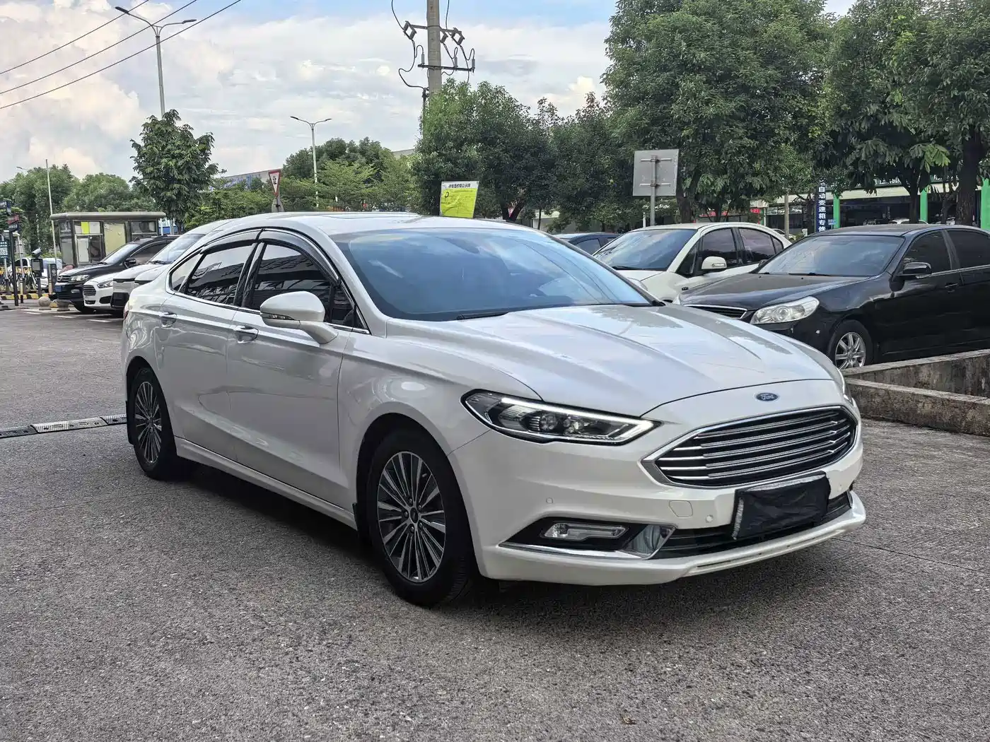 Фото 3 - Ford Mondeo