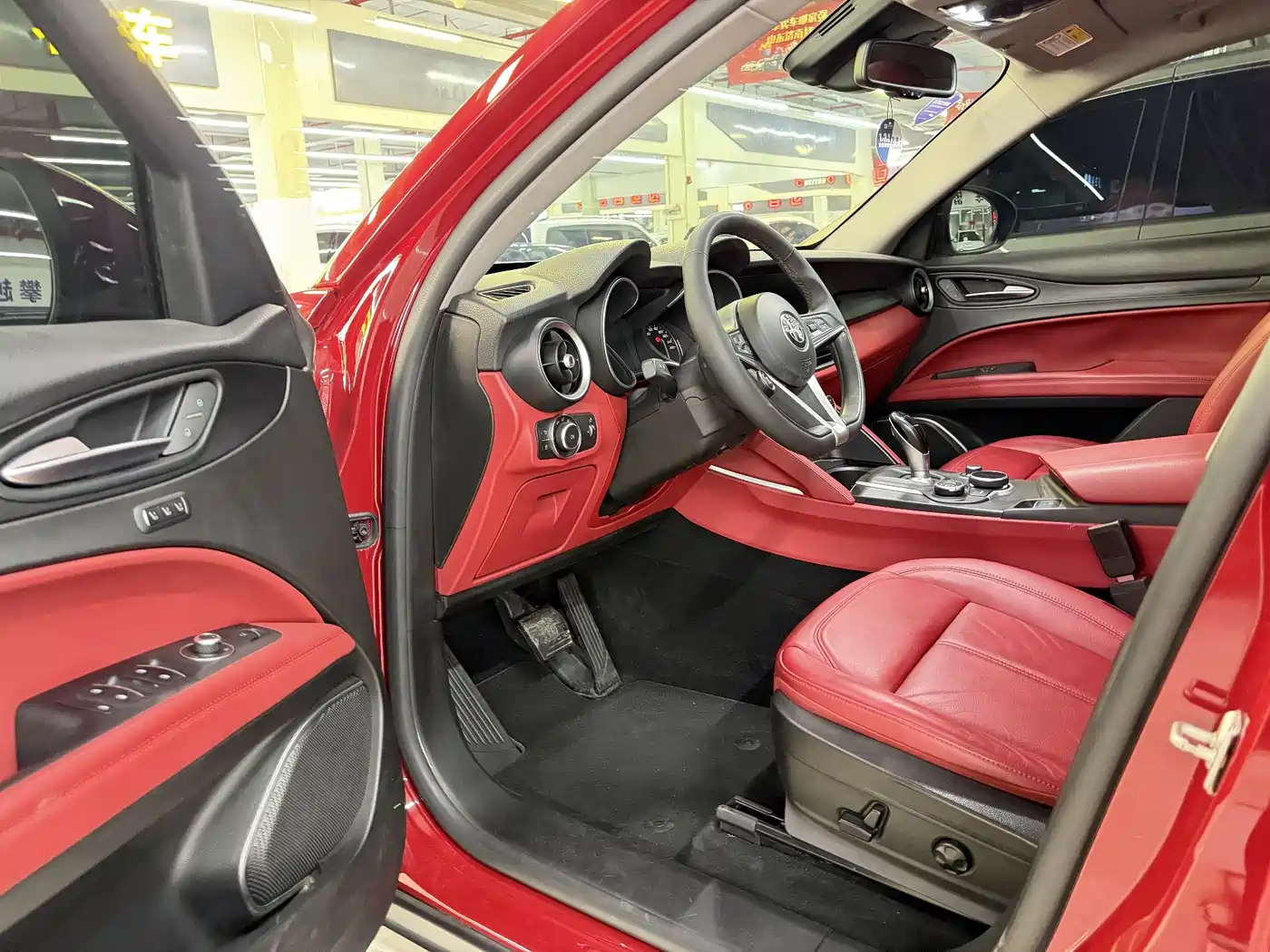 Alfa Romeo Stelvio 2019 2017 2.0T 200HP Elite