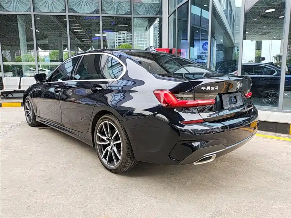 BMW 3-SERIES