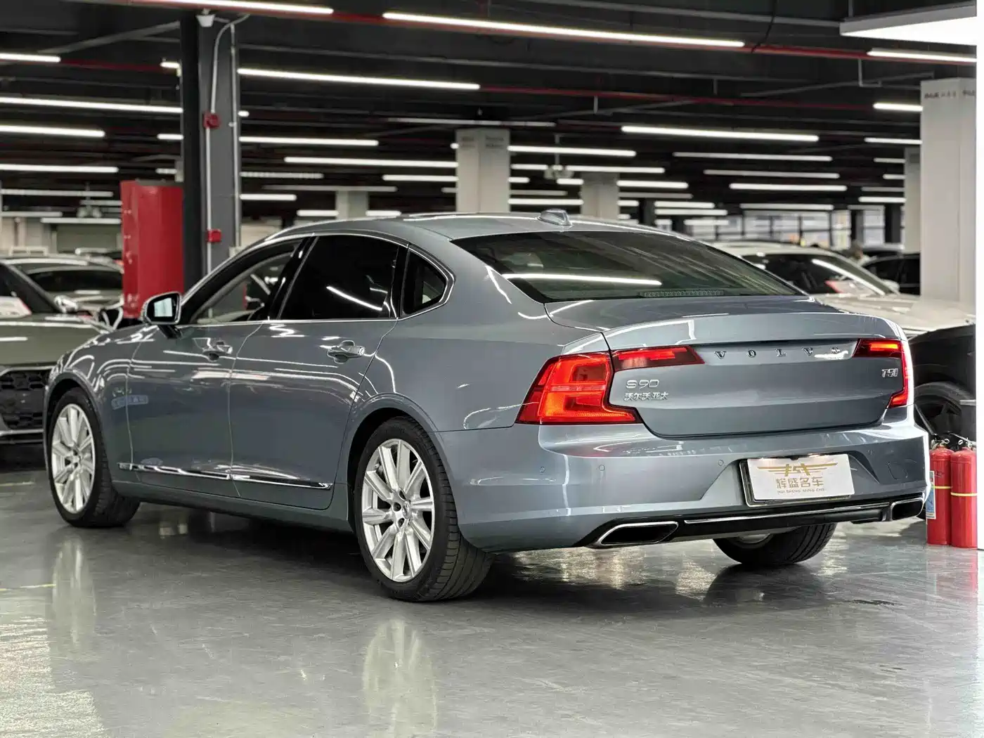 Фото 8 - Volvo S90