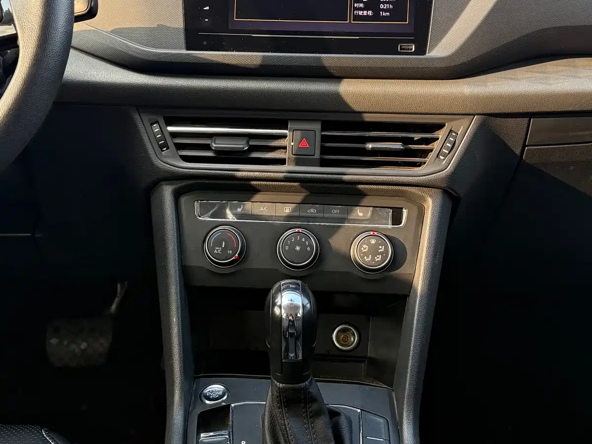 Volkswagen Tharu 2022 280TSI FWD Luxury Edition фото 16