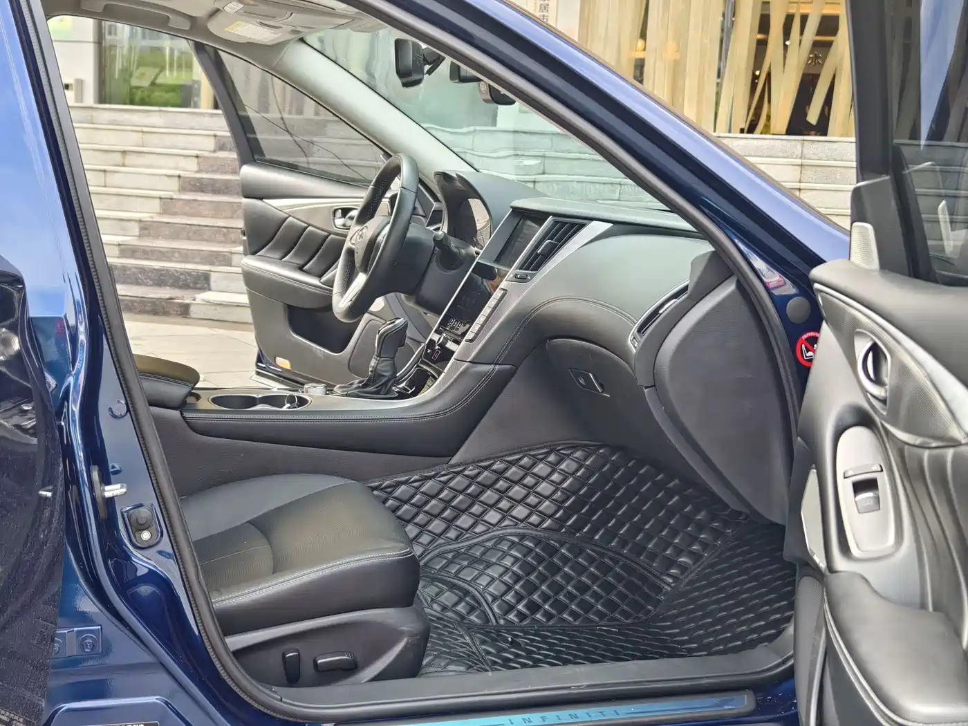 Infiniti Q50L 2022 2.0T Premium Edition фото 9