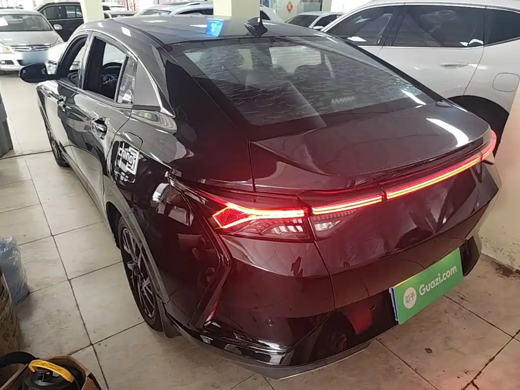 Dongfeng Aeolus Yixuan 2020 2020 230T Auto Dazzling Night Knight Edition